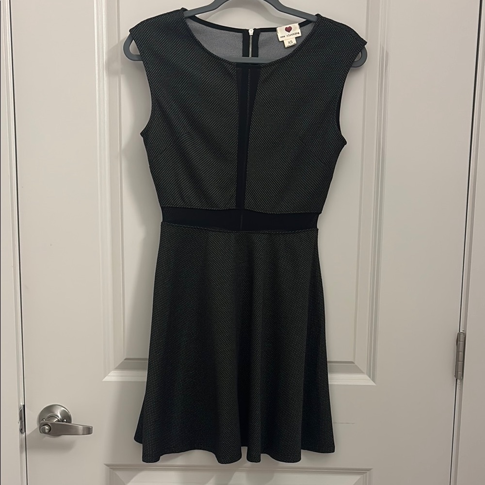 Elegant Black Sleeveless Dress